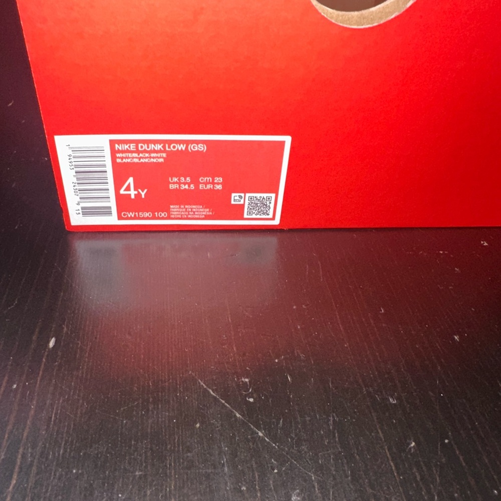 Nike Panda Dunks low size 4y for kids - Picture 3 of 3